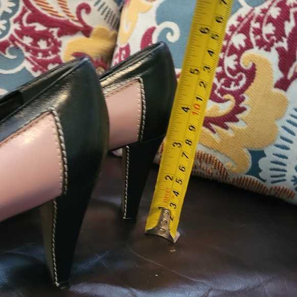 Carlos Falchi pink heels - Picture 3 of 8